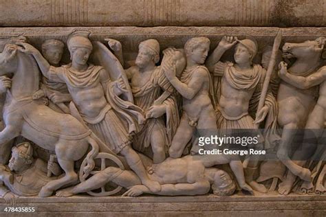  The Sarcophagus with Scenes from the Trojan War! A Monumental Narrative in Roman Marble